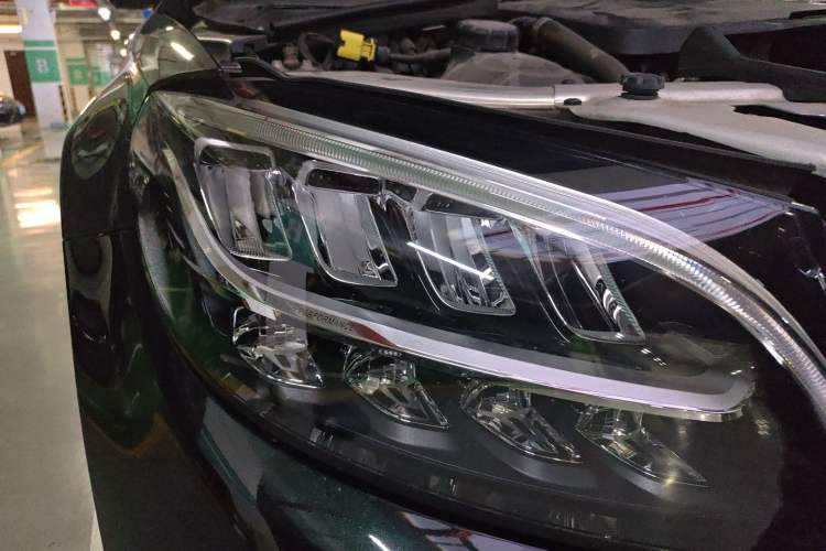 Used Mercedes-Benz C-Class 2019 Restyled C 260 L Sport Edition Right Front Headlight