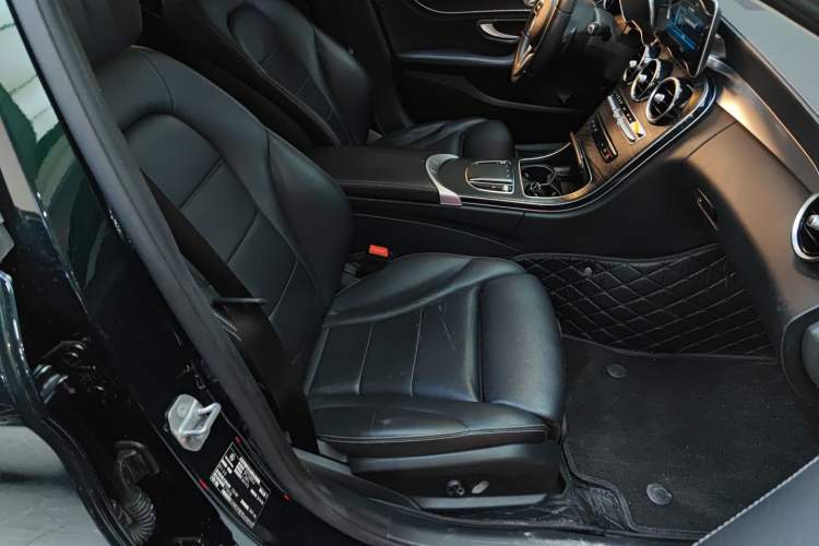 Used Mercedes-Benz C-Class 2019 Restyled C 260 L Sport Edition Right Front Seat