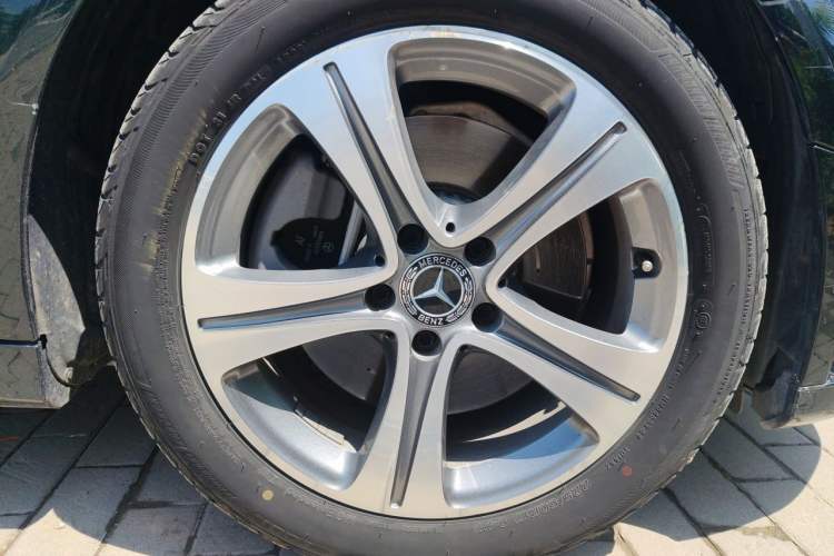 Used Mercedes-Benz C-Class 2019 C 260 L Sport Edition Right Front Wheel Hub
