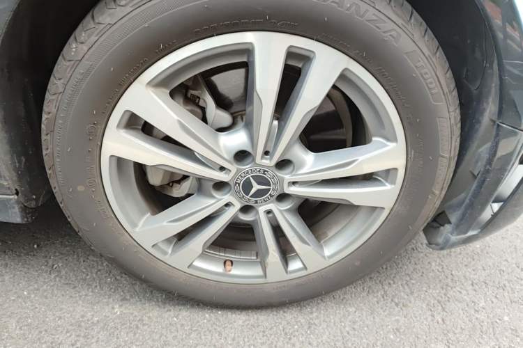 Used Mercedes-Benz C-Class 2019 C 180 L Fashion Edition Sport Version Right Front Wheel Hub