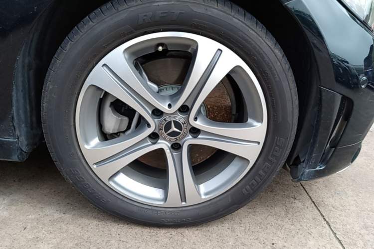Used Mercedes-Benz C-Class 2019 C 260 L Sport Edition Right Front Wheel Hub