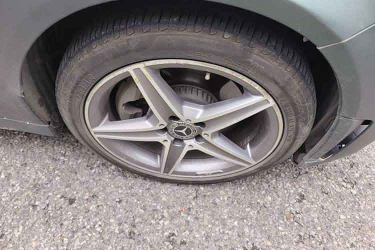 Used Mercedes-Benz C-Class 2019 C 260 L 4MATIC Sport Edition Right Front Wheel Hub