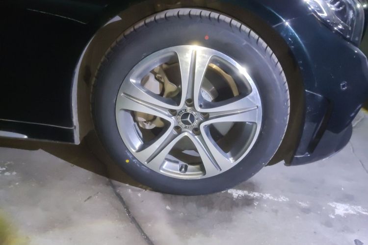 Used Mercedes-Benz C-Class 2019 Restyled C 260 L Sport Edition Right Front Wheel Hub