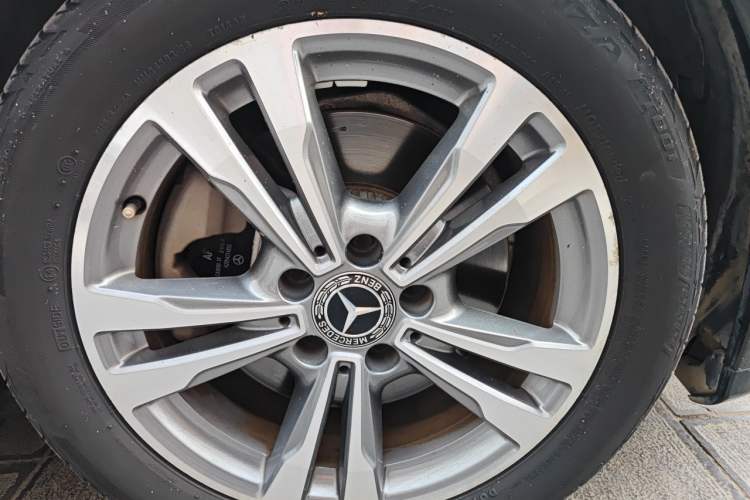 Used Mercedes-Benz C-Class 2019 C 180 L Fashion Edition Sport Version Right Front Wheel Hub