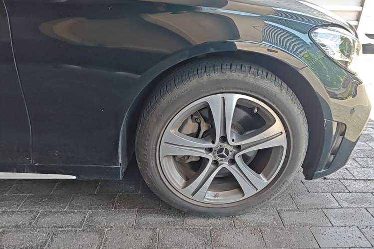 Used Mercedes-Benz C-Class 2019 C 260 L Sport Edition Right Front Wheel Hub