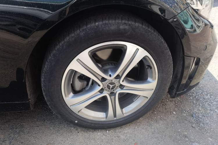 Used Mercedes-Benz C-Class 2019 Restyled C 260 L Sport Edition Right Front Wheel Hub