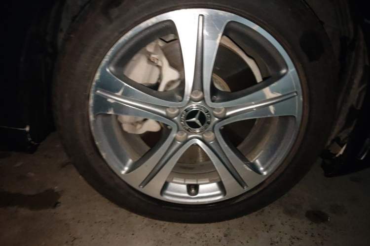 Used Mercedes-Benz C-Class 2019 Restyled C 260 L Sport Edition Right Front Wheel Hub