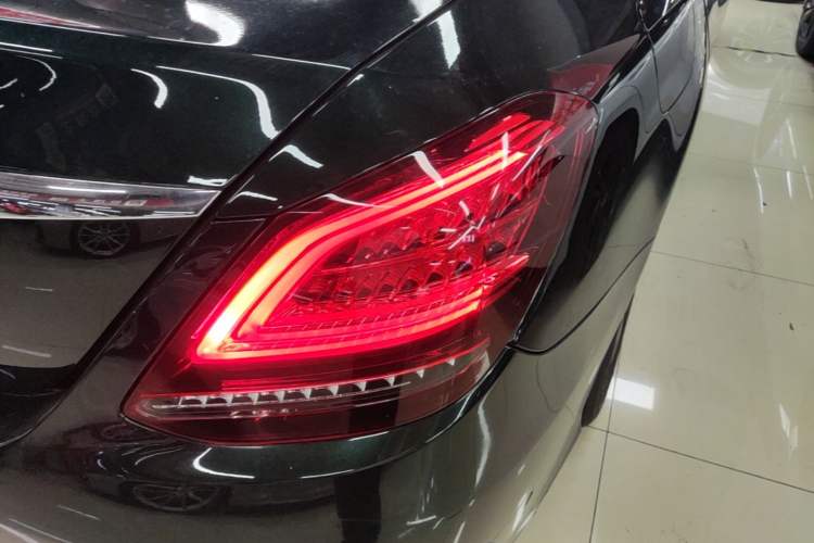 Used Mercedes-Benz C-Class 2019 C 180 L Fashion Edition Sport Version Right Rear Taillight