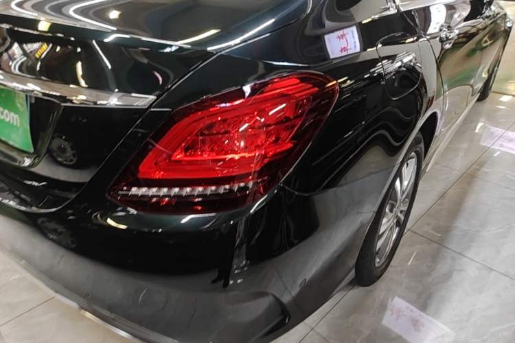 Used Mercedes-Benz C-Class 2019 C 180 L Fashion Edition Sport Version Right Rear Taillight