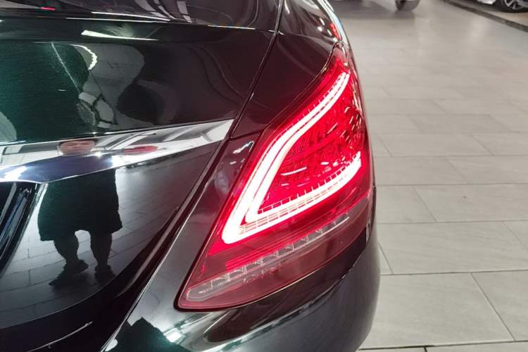 Used Mercedes-Benz C-Class 2019 C 180 L Fashion Edition Sport Version Right Rear Taillight