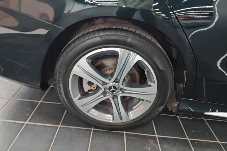 Used Mercedes-Benz C-Class 2019 C 260 L Sport Edition Right Rear Wheel Hub