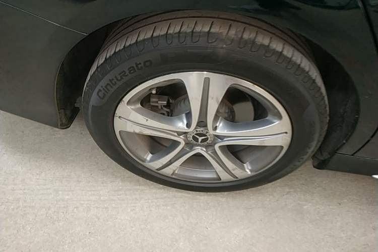 Used Mercedes-Benz C-Class 2019 Restyled C 260 L Sport Edition Right Rear Wheel Hub