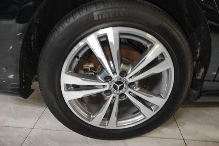 Used Mercedes-Benz C-Class 2019 C 180 L Fashion Edition Sport Version Right Rear Wheel Hub