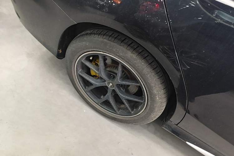 Used Mercedes-Benz C-Class 2019 Restyled C 260 L Sport Edition Right Rear Wheel Hub