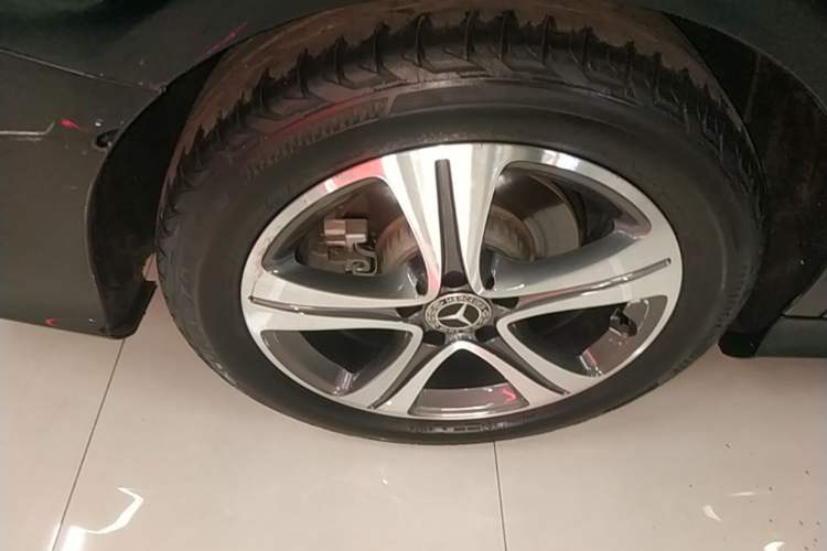 Used Mercedes-Benz C-Class 2019 C 260 L Sport Edition Right Rear Wheel Hub