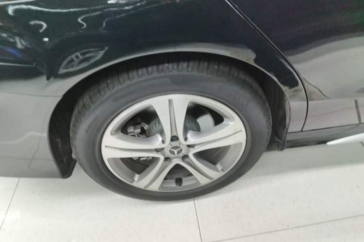 Used Mercedes-Benz C-Class 2019 Restyled C 260 L Sport Edition Right Rear Wheel Hub