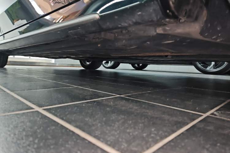 Used Mercedes-Benz C-Class 2019 C 260 L Sport Edition Right Side Sill