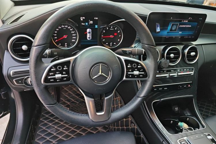Used Mercedes-Benz C-Class 2019 C 180 L Fashion Edition Sport Version Steering Wheel