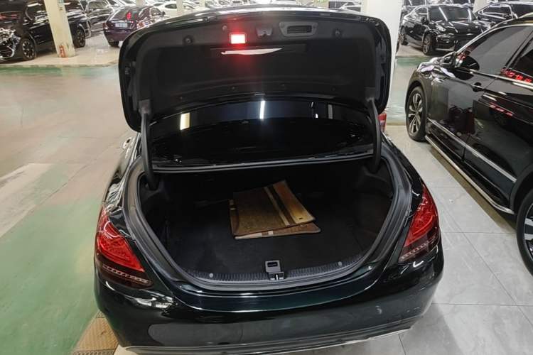 Used Mercedes-Benz C-Class 2019 C 180 L Fashion Edition Sport Version Trunk