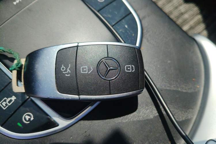 Used Mercedes-Benz C-Class 2019 C 260 L Sport Edition Vehicle Key