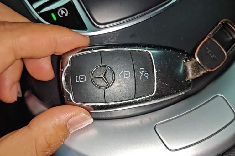 Used Mercedes-Benz C-Class 2019 C 260 L Sport Edition Vehicle Key