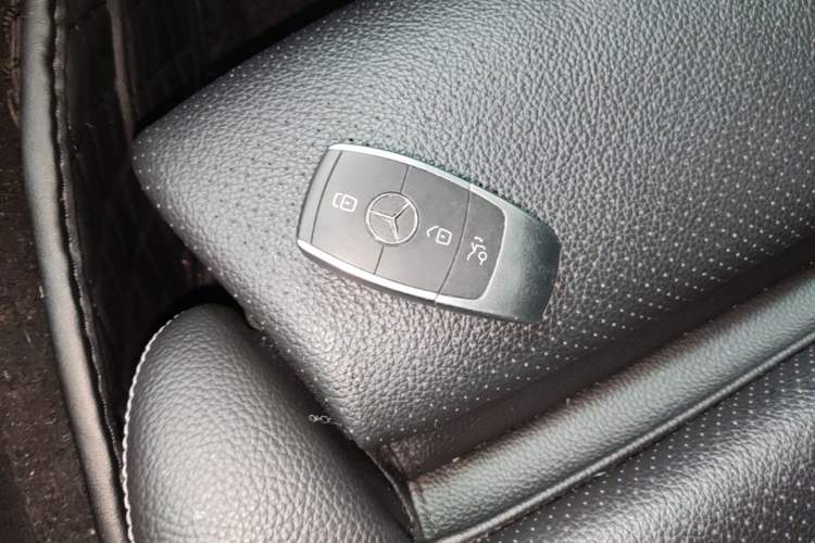 Used Mercedes-Benz C-Class 2019 C 180 L Fashion Edition Sport Version Vehicle Key