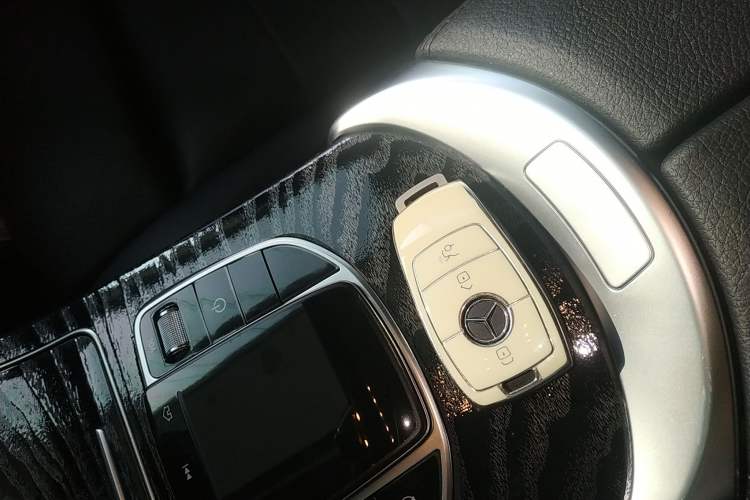 Used Mercedes-Benz C-Class 2019 C 260 Estate Vehicle Key