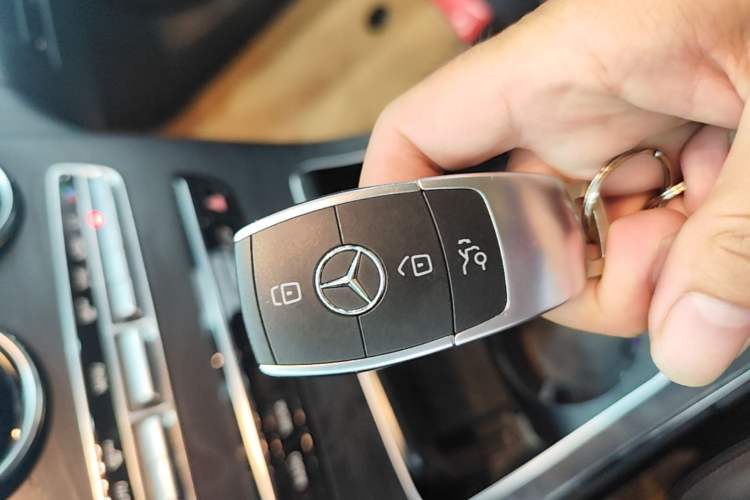 Used Mercedes-Benz C-Class 2019 Restyled C 260 L Sport Edition Vehicle Key