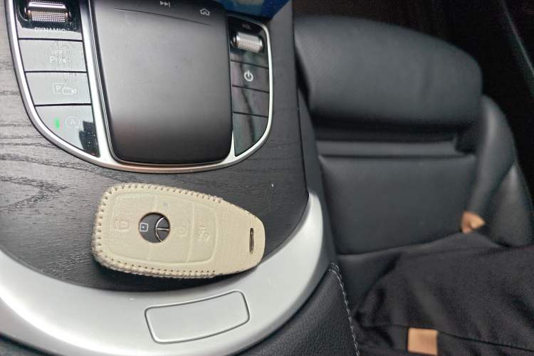 Used Mercedes-Benz C-Class 2019 Restyled C 260 L Sport Edition Vehicle Key