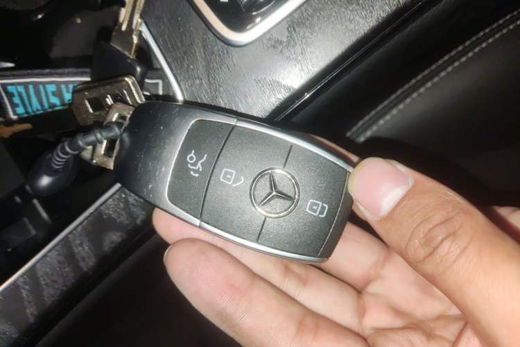 Used Mercedes-Benz C-Class 2019 Restyled C 260 L Sport Edition Vehicle Key