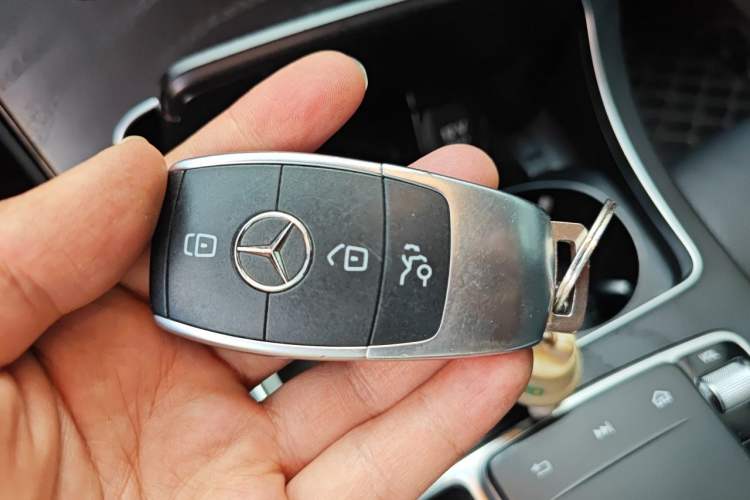 Used Mercedes-Benz C-Class 2019 C 180 L Fashion Edition Sport Version Vehicle Key