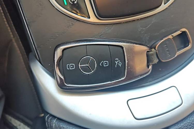 Used Mercedes-Benz C-Class 2019 C 260 L Sport Edition Vehicle Key