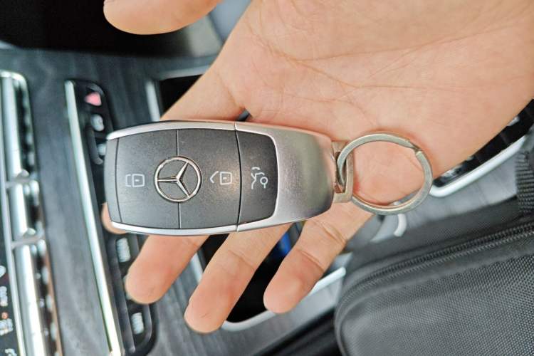Used Mercedes-Benz C-Class 2019 Restyled C 260 L Sport Edition Vehicle Key