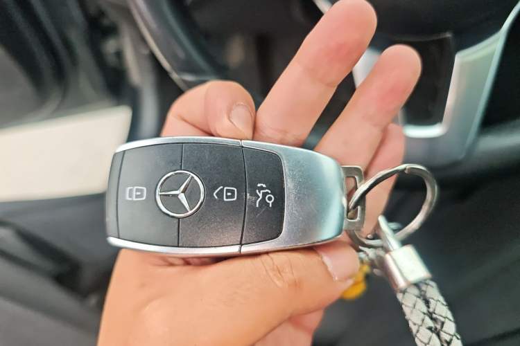 Used Mercedes-Benz C-Class 2019 C 180 L Fashion Edition Sport Version Vehicle Key