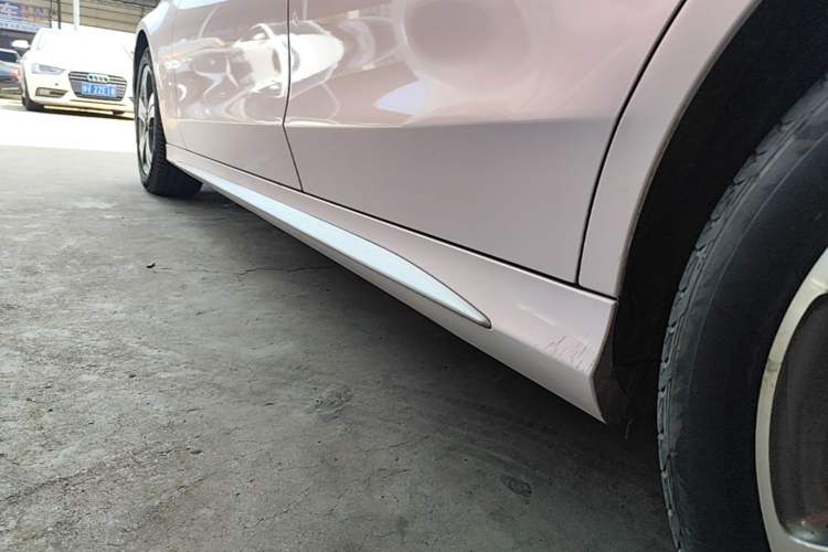 Used Mercedes-Benz C-Class 2019 C 260 L Sport Edition Left Side Sill