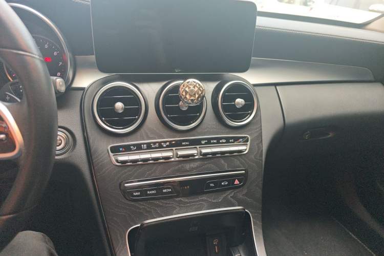 Used Mercedes-Benz C-Class 2019 C 260 L Sport Edition Audio And AC Panel