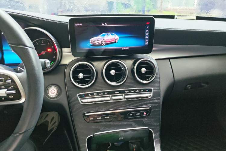 Used Mercedes-Benz C-Class 2019 C 260 L Sport Edition Audio And AC Panel