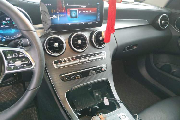 Used Mercedes-Benz C-Class 2019 Restyled C 260 L Sport Edition Audio And AC Panel