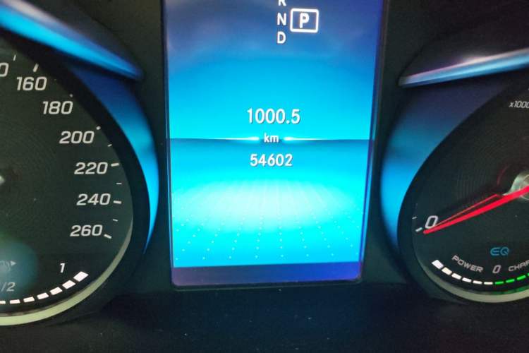 Used Mercedes-Benz C-Class 2019 C 260 L Sport Edition Odometer Close Up