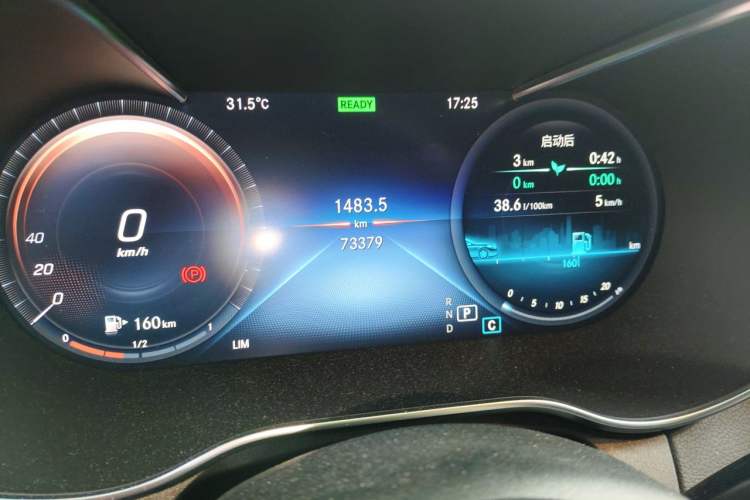 Used Mercedes-Benz C-Class 2019 Restyled C 260 L Sport Edition Odometer Close Up