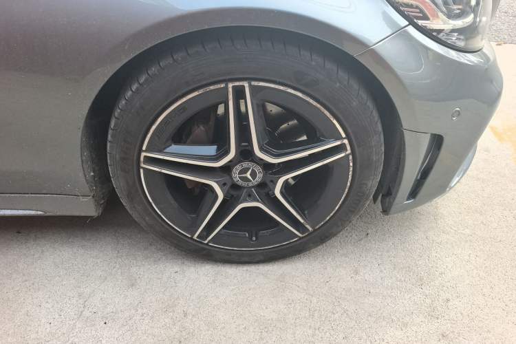 Used Mercedes-Benz C-Class 2019 C 260 Coupe Right Front Wheel Hub