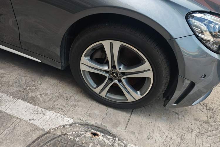 Used Mercedes-Benz C-Class 2019 C 260 L Sport Edition Right Front Wheel Hub