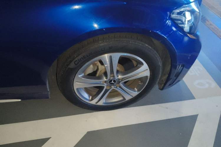 Used Mercedes-Benz C-Class 2019 C 260 L Sport Edition Right Front Wheel Hub
