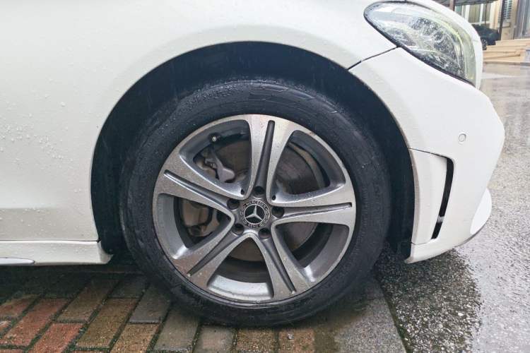 Used Mercedes-Benz C-Class 2019 C 260 L Sport Edition Right Front Wheel Hub