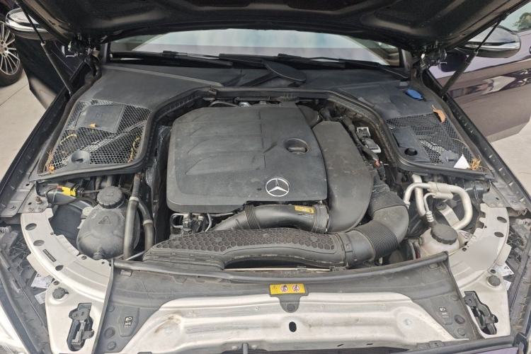 Used Mercedes-Benz C-Class 2019 C 260 4MATIC Estate Engine Bay