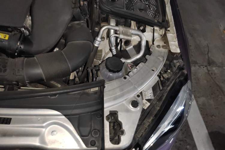 Used Mercedes-Benz C-Class 2019 Restyled C 260 L Sport Edition Engine Bay Left
