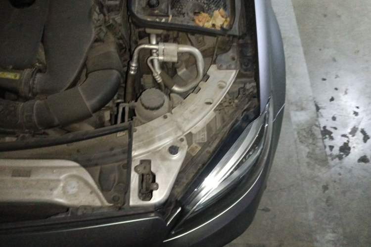 Used Mercedes-Benz C-Class 2019 C 260 L Engine Bay Left