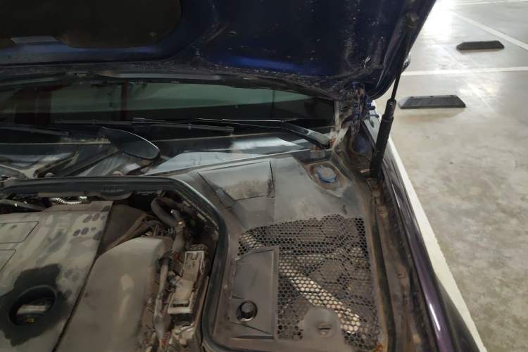 Used Mercedes-Benz C-Class 2019 C 260 Coupe Engine Bay Left