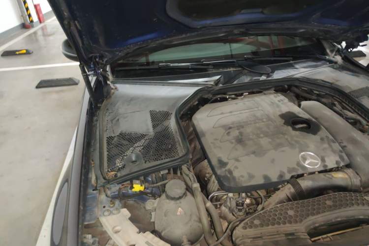Used Mercedes-Benz C-Class 2019 C 260 Coupe Engine Bay Right