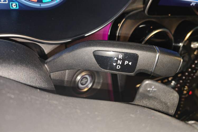 Used Mercedes-Benz C-Class 2019 Facelift C 260 L 4MATIC Sport Edition Gear Lever